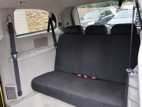 Used 2016 Dodge Grand Caravan SE w/ Quick Order Package 29E SE FWD image 16