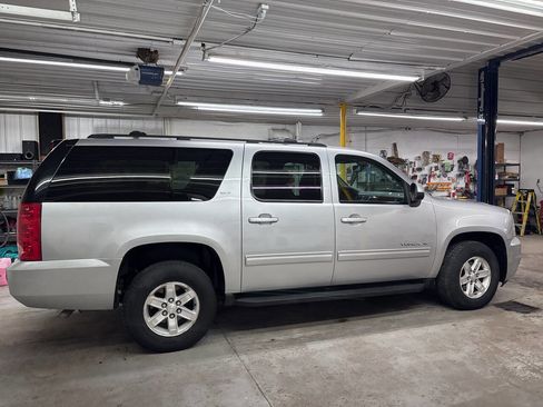 Used 2013 GMC Yukon XL SLT image 4