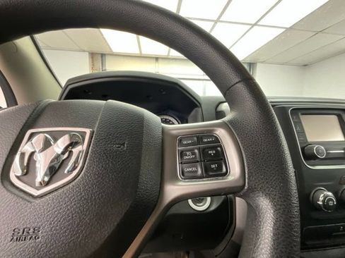 Used 2022 RAM 1500 Classic SLT RWD image 18