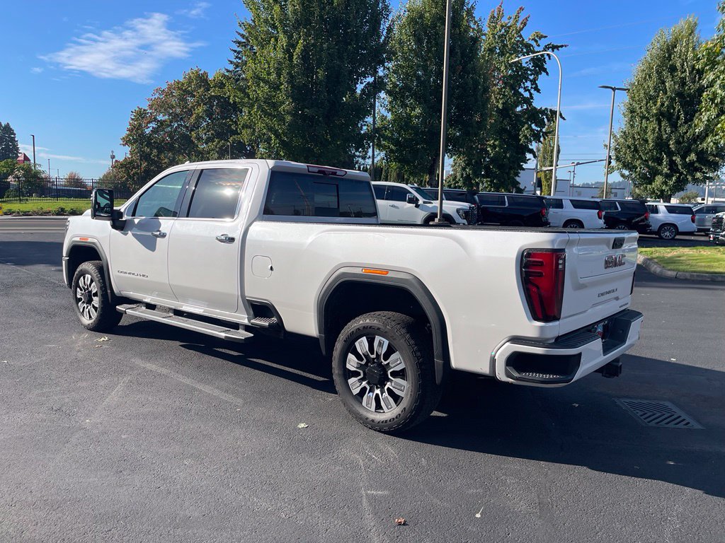 Used 2025 GMC Sierra 3500 Denali w/ Technology Package AWD/4WD image 3