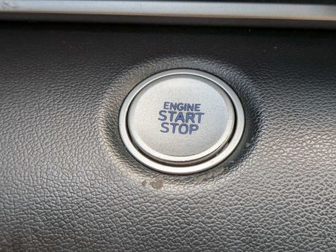 Used 2021 Hyundai Elantra SEL FWD image 30