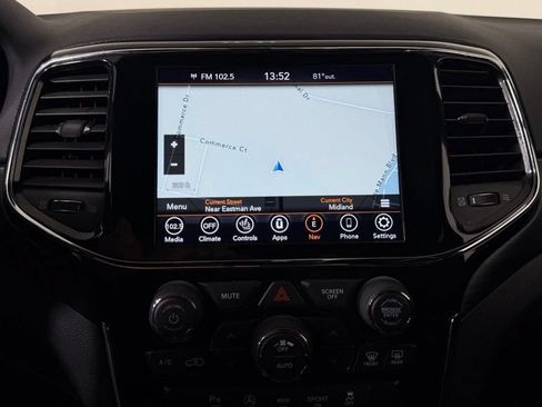 Used 2020 Jeep Grand Cherokee Altitude AWD/4WD image 23
