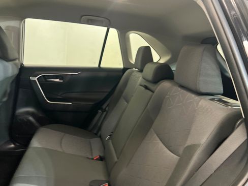 Used 2025 Toyota RAV4 XLE AWD/4WD image 20