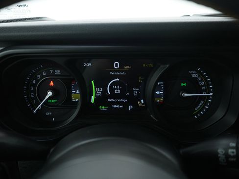 Used 2024 Jeep Wrangler Unlimited AWD/4WD image 26