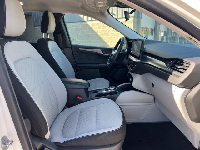 Used 2023 Ford Escape Active w/ Tech Pack #1 AWD/4WD image 11