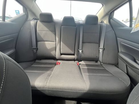 Used 2025 Nissan Altima 2.5 SV FWD image 38