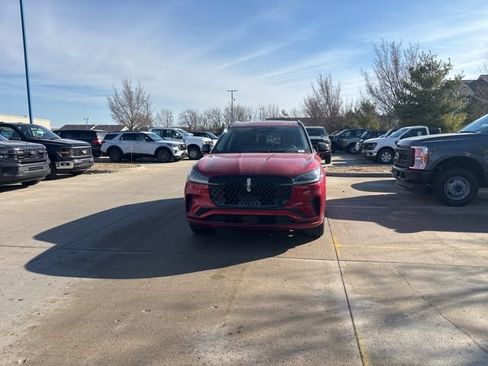 New 2026 Lincoln Aviator AWD w/ Jet Appearance Package image 13