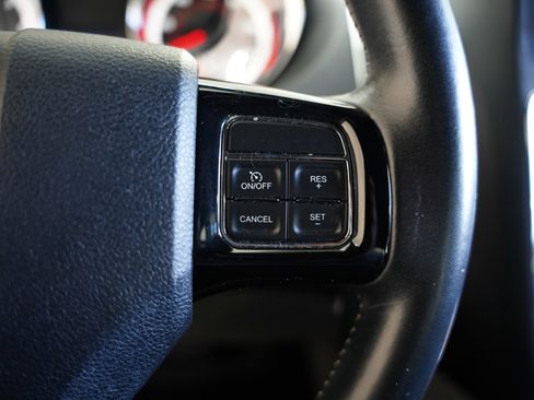 Used 2018 Dodge Grand Caravan SXT image 15