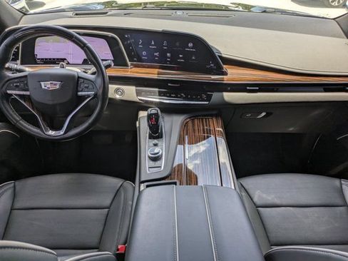 Used 2024 Cadillac Escalade ESV Premium Luxury AWD/4WD image 14