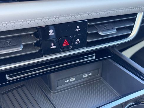 New 2026 Volkswagen Atlas Peak Edition AWD/4WD image 8