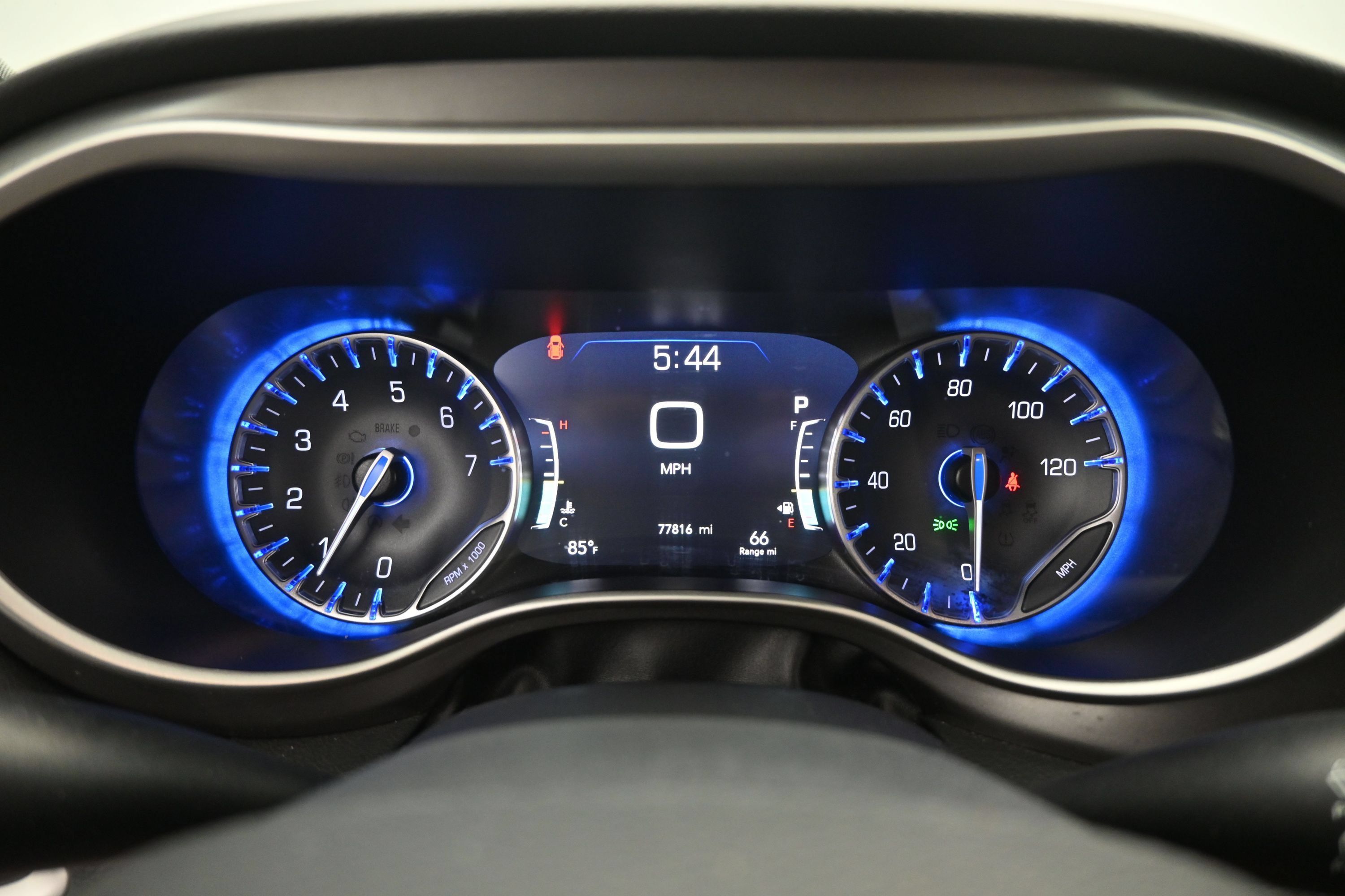 Used 2023 Chrysler Pacifica Touring-L FWD image 19