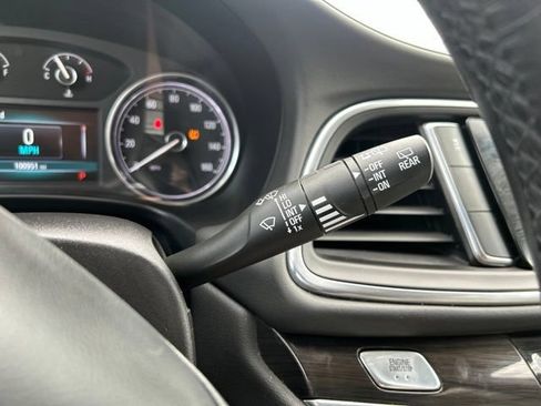 Used 2019 Buick Enclave Essence FWD image 27