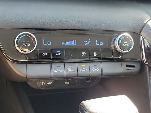 Certified 2025 Hyundai Elantra Hybrid FWD image 10
