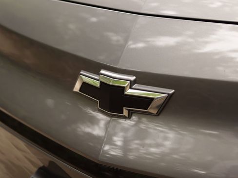 Used 2023 Chevrolet Bolt LT FWD image 31