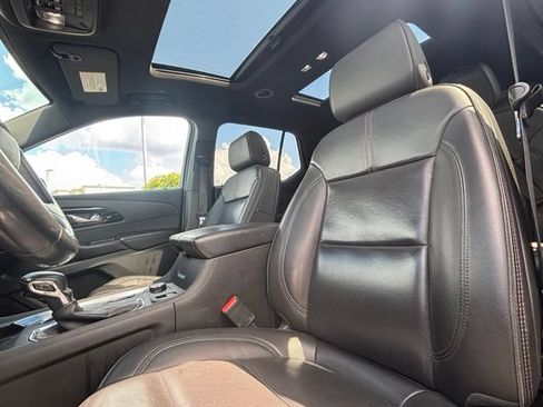 Used 2023 Chevrolet Traverse RS AWD/4WD image 33