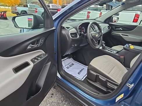 Used 2024 Chevrolet Equinox LS image 11