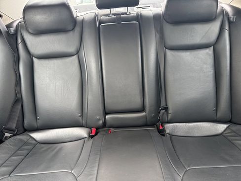 Used 2015 Chrysler 300 Limited image 22