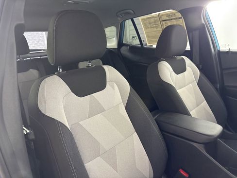 Used 2025 Chevrolet Trax LS image 26