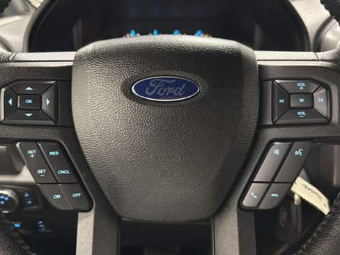 Used 2016 Ford F150 XLT w/ Equipment Group 302A Luxury AWD/4WD image 16