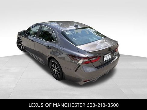 Used 2022 Toyota Camry SE AWD/4WD image 4