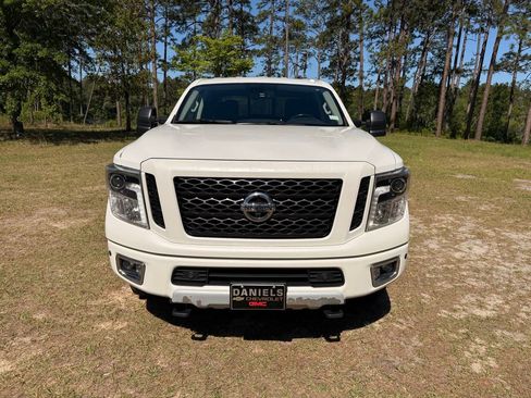 Used 2019 Nissan Titan PRO-4X AWD/4WD image 8