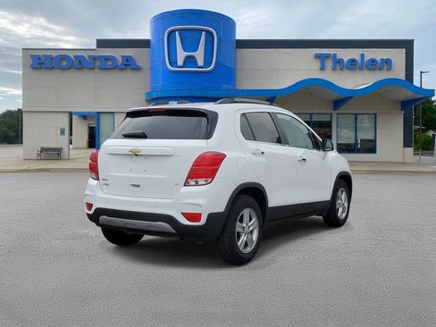Used 2020 Chevrolet Trax LT w/ Driver Confidence Package FWD image 4