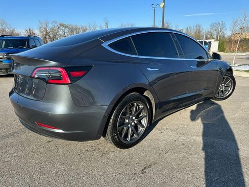Used 2018 Tesla Model 3 Mid Range image 6