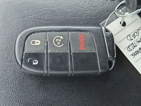 Used 2025 Jeep Compass Limited AWD/4WD image 33