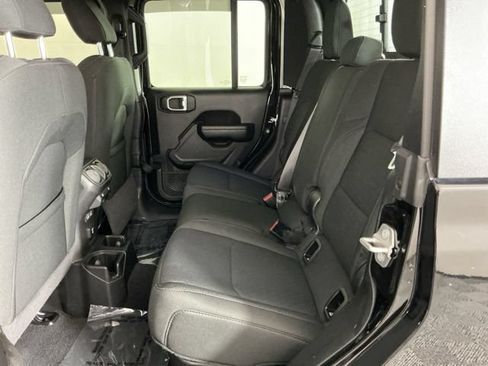 Used 2021 Jeep Gladiator Sport AWD/4WD image 29