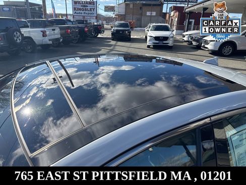 Used 2023 Genesis G70 3.3T w/ Sport Prestige Package image 10