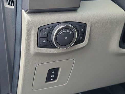 Used 2016 Ford F150 XLT w/ Equipment Group 302A Luxury RWD image 18