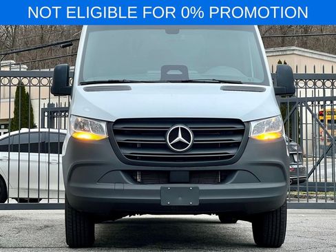 Used 2025 Mercedes-Benz Sprinter 2500 image 2