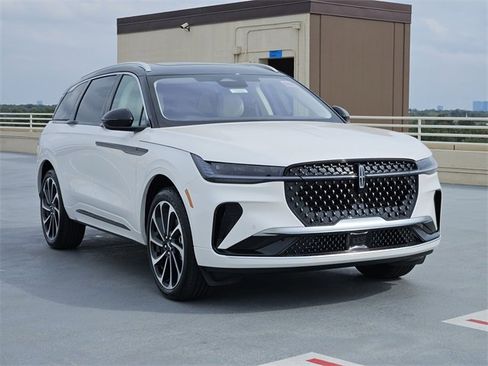 New 2026 Lincoln Nautilus Black Label image 3