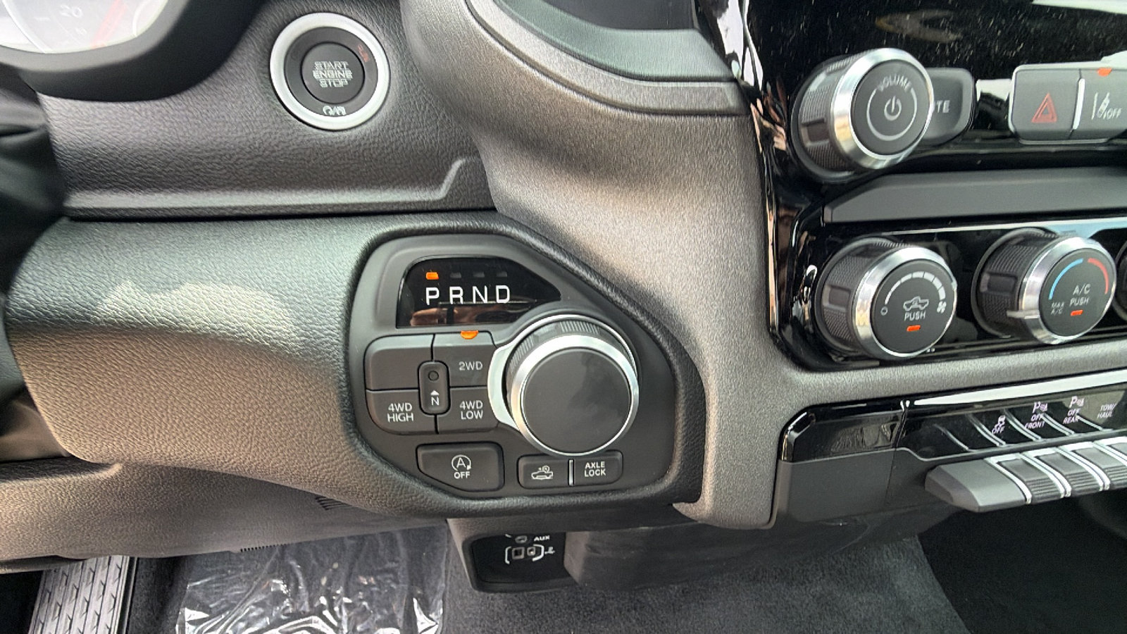 Used 2026 RAM 1500 Warlock AWD/4WD image 26