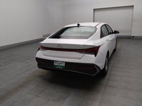 Used 2025 Hyundai Elantra SE FWD image 9
