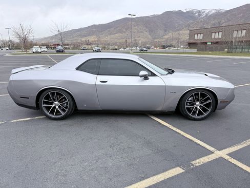 Used 2015 Dodge Challenger R/T w/ Quick Order Package 22B R/T image 6