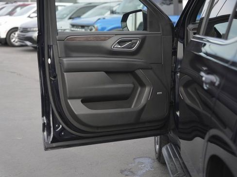 Used 2021 Chevrolet Tahoe LT w/ LT Signature Package image 32