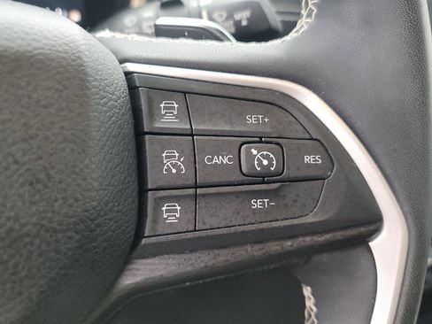 Used 2023 Jeep Grand Cherokee Laredo w/ Luxury Tech Group I image 27