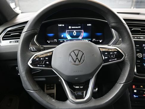 Certified 2024 Volkswagen Tiguan SE R-Line image 25