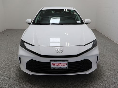 Used 2025 Toyota Camry LE w/ Convenience Package FWD image 3
