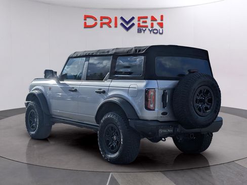 Used 2022 Ford Bronco Badlands image 3