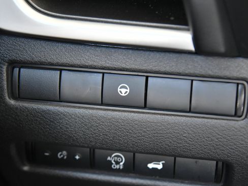 Used 2025 Nissan Rogue SV AWD/4WD image 30
