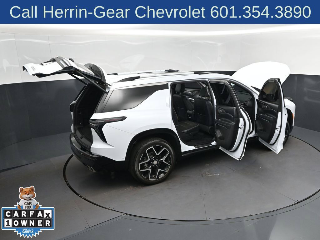 Used 2026 Chevrolet Traverse High Country FWD image 49