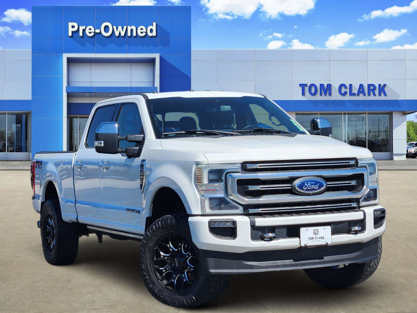 Used 2022 Ford F250 Platinum w/ FX4 Off-Road Package AWD/4WD image 1