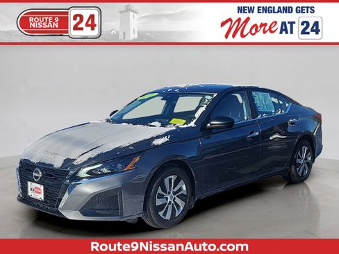 Used 2025 Nissan Altima 2.5 S image 1