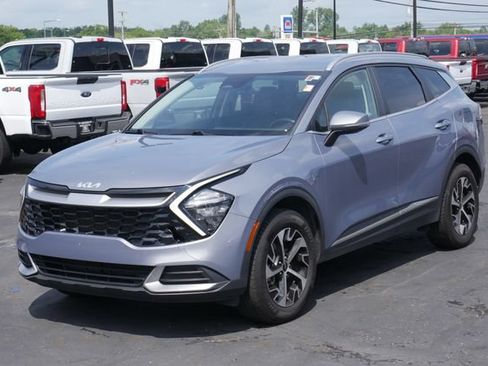 Used 2023 Kia Sportage EX AWD/4WD image 7
