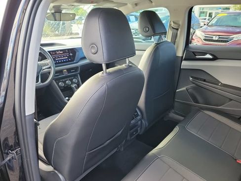 Certified 2023 Volkswagen Taos SE w/ Panoramic Sunroof Package FWD image 9