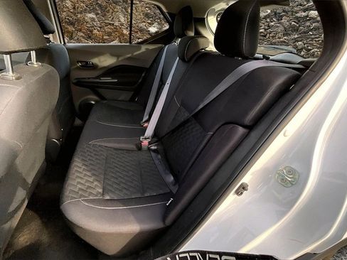 Used 2022 Nissan Kicks S image 23