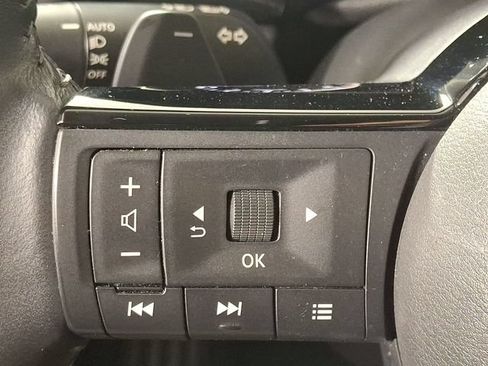 Used 2023 Nissan Pathfinder SV w/ Black Appearance Package AWD/4WD image 20