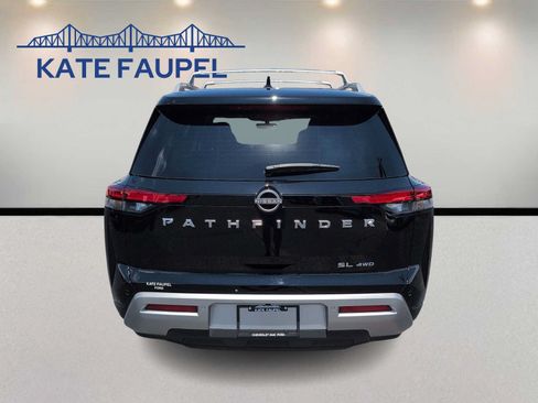 Used 2025 Nissan Pathfinder SL AWD/4WD image 6